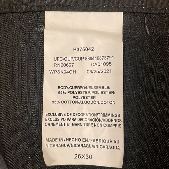 Dickies Skateboarding signature interior red detailing. - Picture 8 of 11